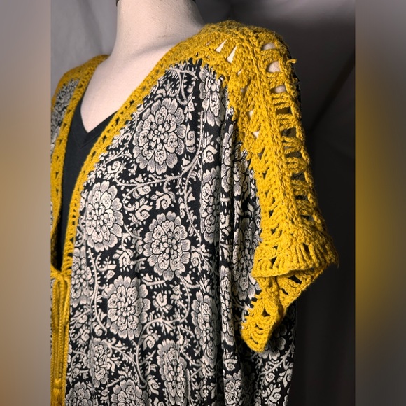 Ivy Jane Boho Floral Kimono Cardigan Med Black White Mustard Crochet Trim - Picture 9 of 13